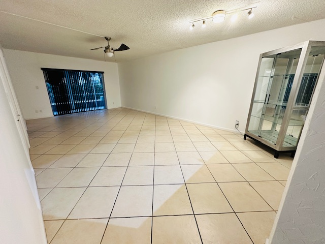 Alugo Condo 2/2 Ótima Localização Deerfield/Pompano