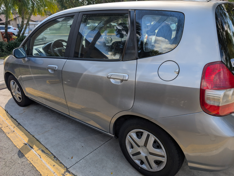 Honda Fit 2007 - $4.500