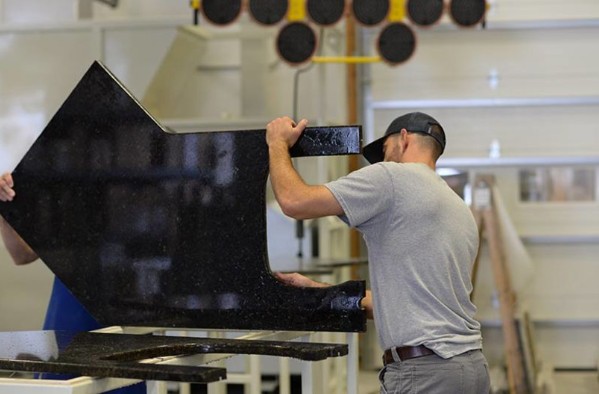 Vaga para Profissional e Ajudante de Fabricação de Granito(homens e mulheres)