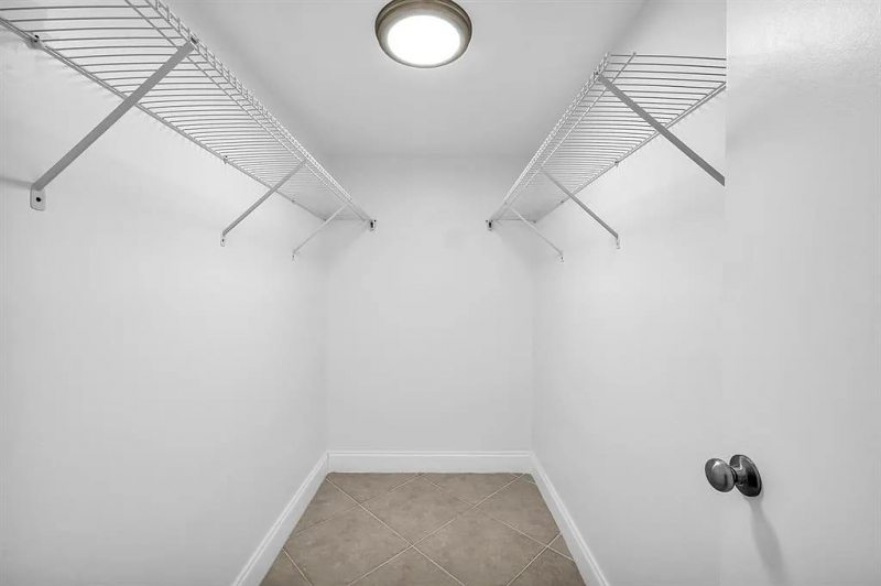 Apto West Boca,  2 bed, 2 baths, $2,450.00 e  5 Min das padarias/Mercado