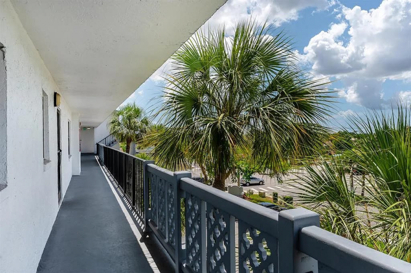 Apto West Boca,  2 bed, 2 baths, $2,450.00 e  5 Min das padarias/Mercado