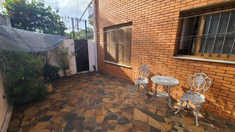 Vende-se imóvel no Sul do Brasil