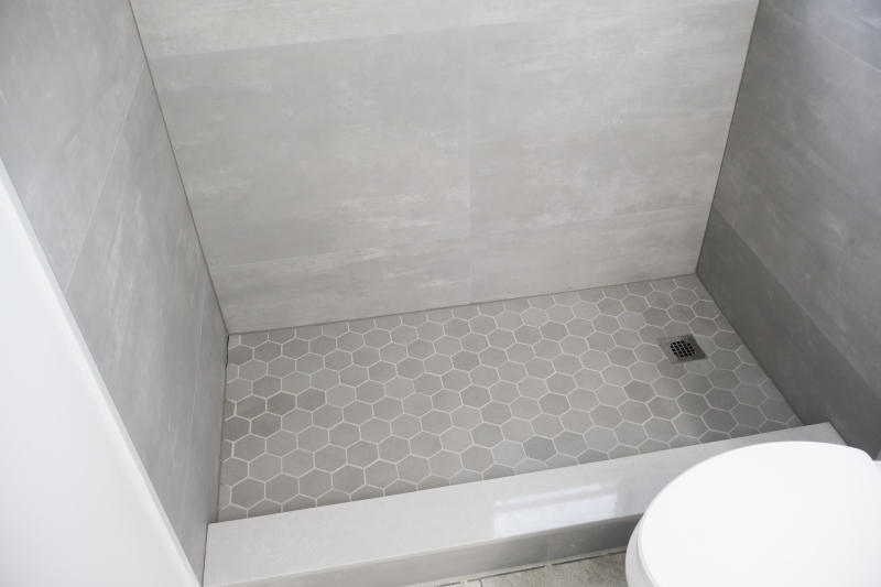 $1.900 por mês, água incluída. Apartamento 2/1 todo reformado em Sunrise