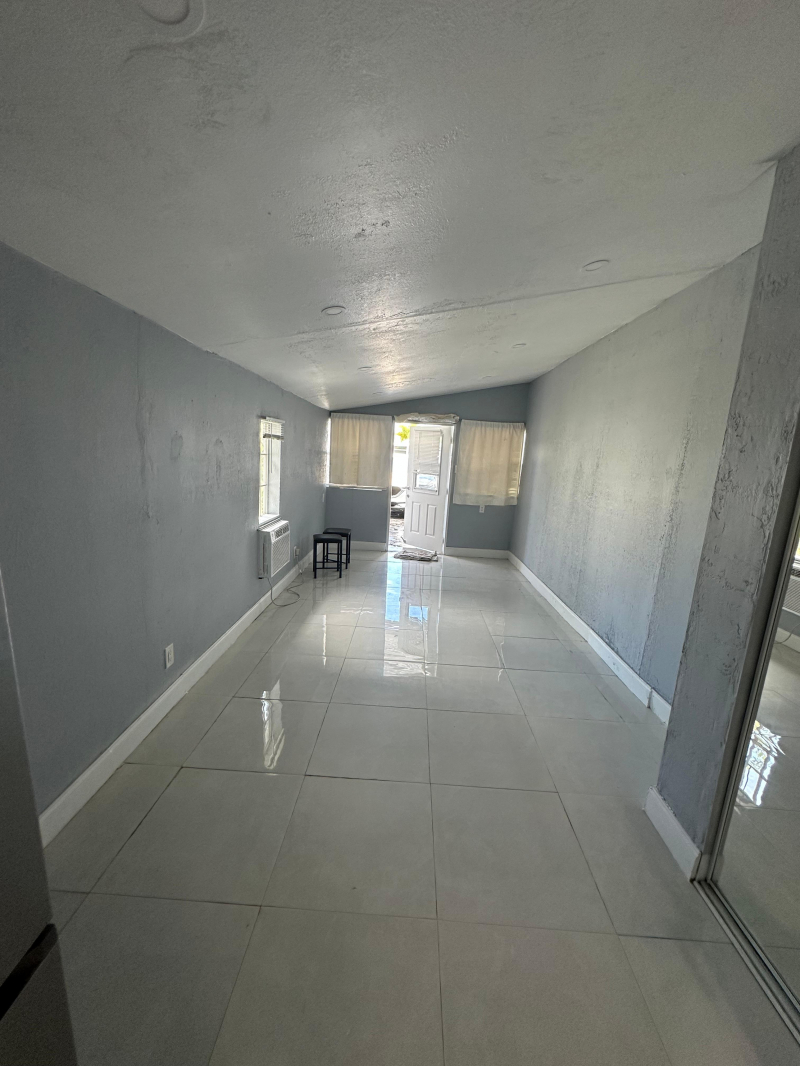 ALUGA-SE — Studio Moderno em Pompano Beach!
