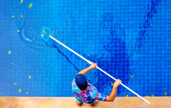 Procuramos técnico de Limpeza de Piscinas