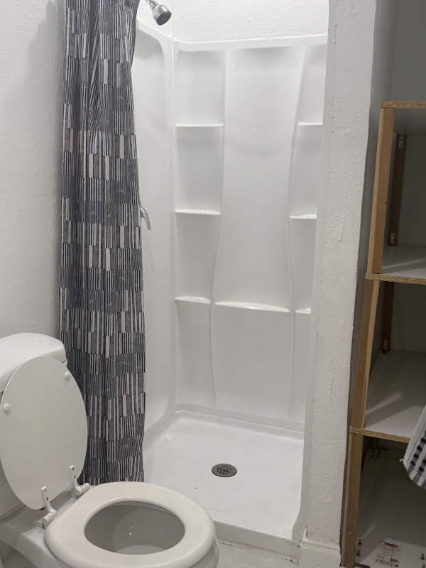 ALUGA-SE $1,375.00 Studio Moderno em Pompano Beach!