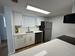 Apartamento 2/2 pra alugar em Boca Raton 