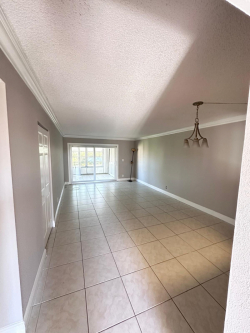 Boca Raton - 2 quartos 2 Banheiros $2,300