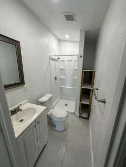 ALUGA-SE — Studio Moderno em Pompano Beach!
