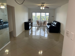 Alugo apt 2/2 perto Seabra Pompano Beach 786 70792...