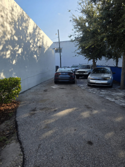 Aluga-se loja venda de carros 