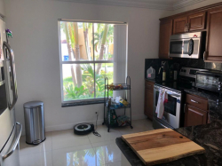 Alugo suite mobiliada casa grande sem morador ate fim de junho.441 c sample rd.cama king, closet, banheiro privativo,smartv grnde,cozinha completa, la