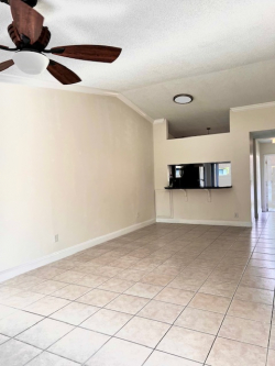 Vila de 2 quartos e 2 banheiros -alugar em W. Boca Raton