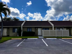 Vila de 2 quartos e 2 banheiros -alugar em W. Boca Raton